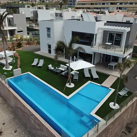 빌라 Luxury - Oasis Tucan ***** 아데제